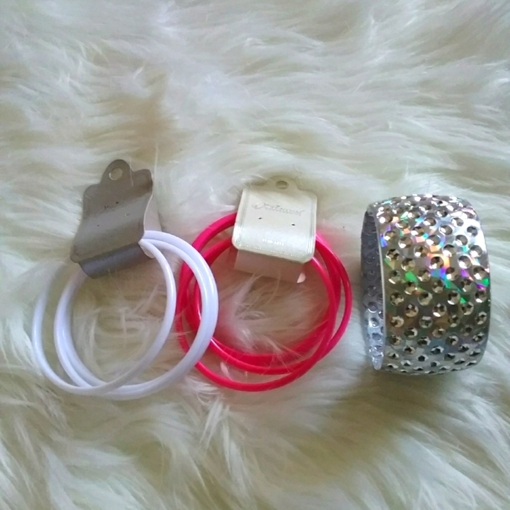 Brand new 3-piece vintage plastic bracelets
